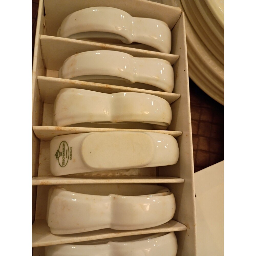 Set of 6 Tirschenreuth Baroness porcelain napkin rings - white Original Box NOS